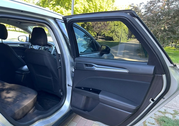 Ford Mondeo cena 49999 przebieg: 177020, rok produkcji 2017 z Warszawa małe 596